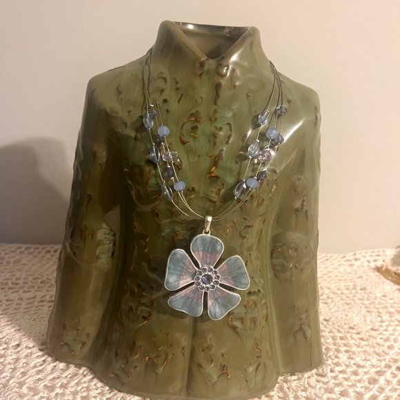 VTG Kenneth Cole Silver Tone 3 Strand Beaded Necklace with Pearlescent Enamel - Picture 2 of 7